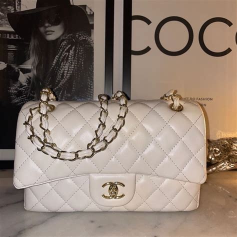 vad kostar en chanel väska